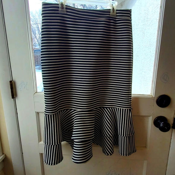 Banana Republic Dresses & Skirts - High Waisted Striped Mermaid Skirt